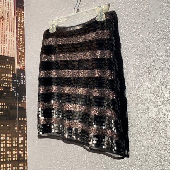 MINKPINK - skirt w black sequin layers, lining, zipper - M - Picture 5 of 15